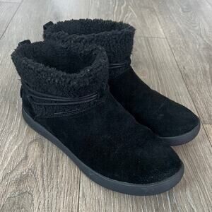 KOOLABURRA By UGG Black Suede Isana Ankle Booties SZ 6
